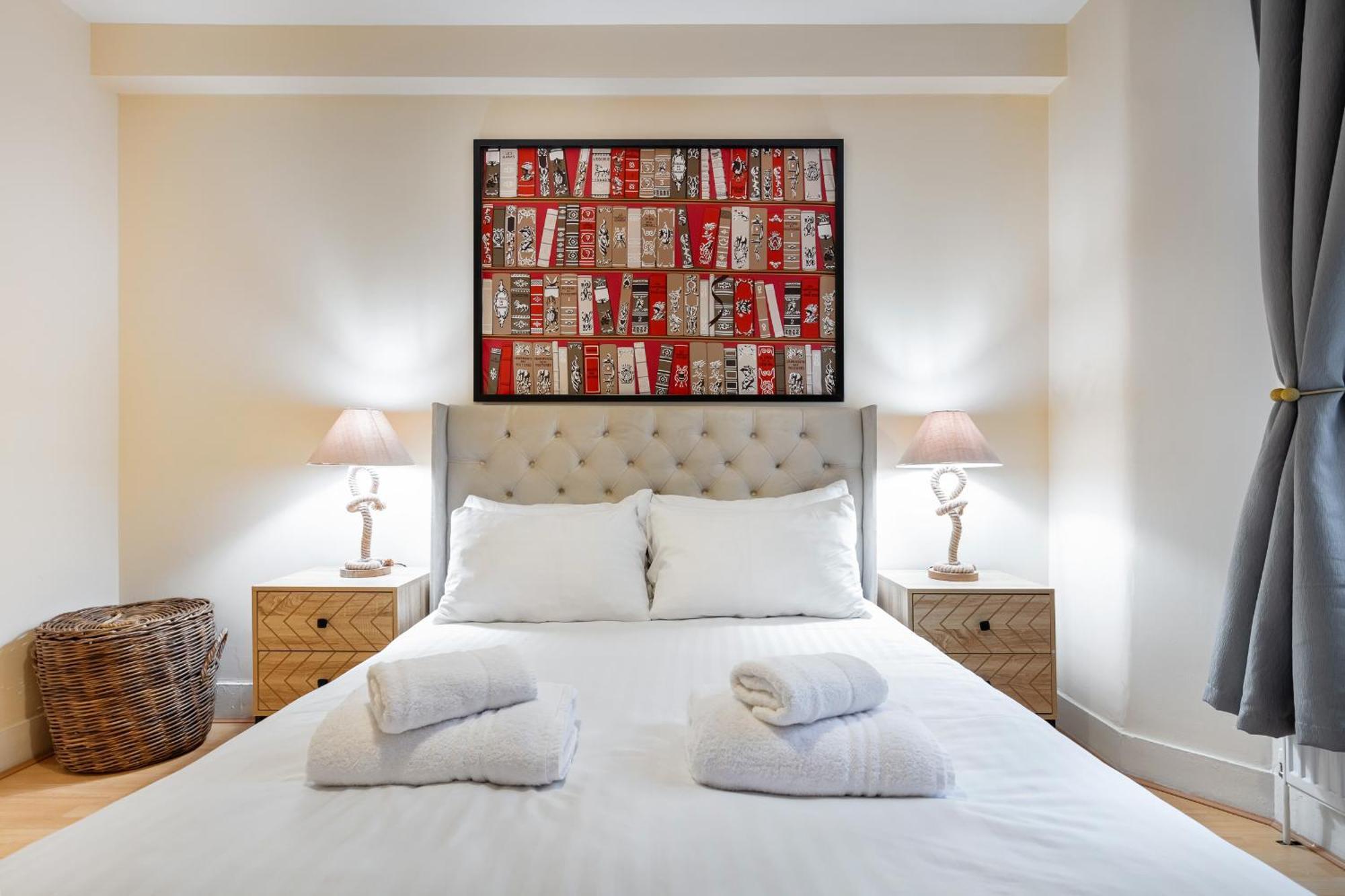 Elegant Kensington Apartment With Patio London Kültér fotó